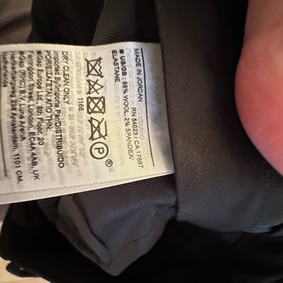 Banana Republic black wall tapered leg slacks - Picture 4 of 5